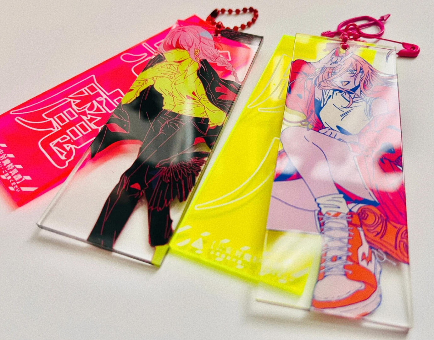 chainsaw man - neon charms